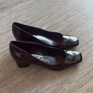 Calvin Klein Black HIGH GLOSS Heels with square toe, 2.5" block heel NWT